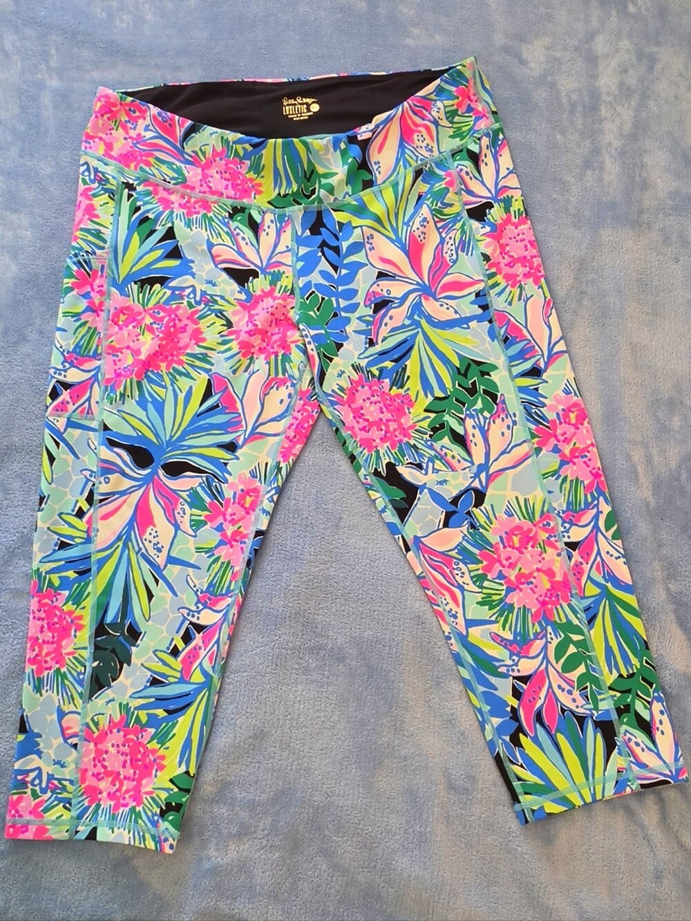 LILLY PULITZER LUXLETIC WEEKENDER HIGH RISE CROP LEGGINGS YOU ME AND GIRAFFEE - Picture 4 of 5